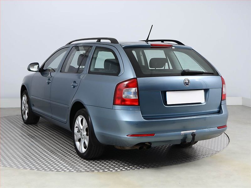 Škoda Octavia (2011) 1.8 TSI, 4X4, Serv.kniha - fotka 4 z 16