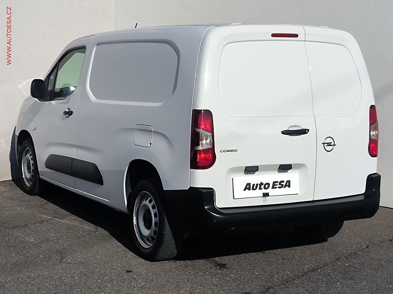 Opel Combo (2022) 1.5CDTi MAXi XL, Edition - fotka 6 z 21