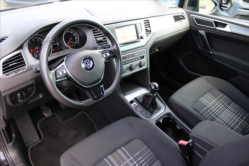 Volkswagen Golf Sportsvan 1,2 TSi 81kW LOUNGE, kamera - fotka 13 z 33