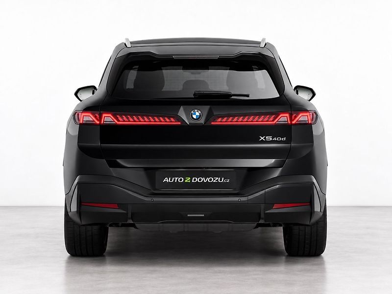 BMW X5 (2026) 40d xDrive M-PAKET, B&W, PANO, - fotka 3 z 6
