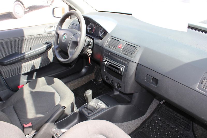 Škoda Fabia (2007) 1,2i EL.OKNA SERVO ABS  - fotka 14 z 16