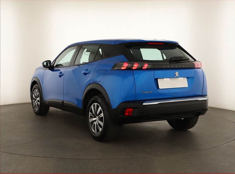 Peugeot 2008 (2021) 1.2 PureTech, ČR,1.maj - fotka 4 z 12