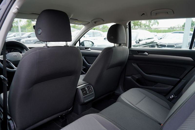 Volkswagen Passat (2020) B8 2.0TDi 90kW DSG - fotka 17 z 45