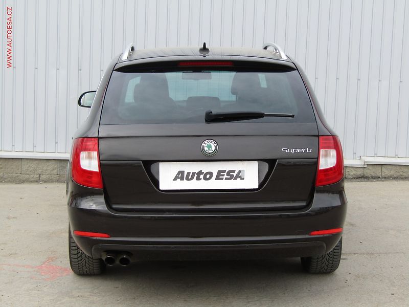 Škoda Superb (2012) 2.0 TDi, ČR, L&K, DSG, STK3 - fotka 5 z 20