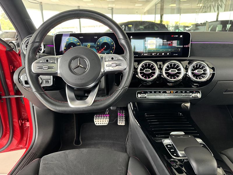 Mercedes-Benz Třídy A 200 AMG AUT*Panorama*Distronic - fotka 9 z 39