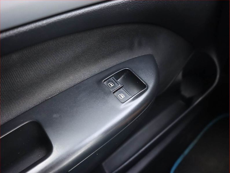 Škoda Octavia (2009) 1.9 TDI, nová STK - fotka 13 z 17