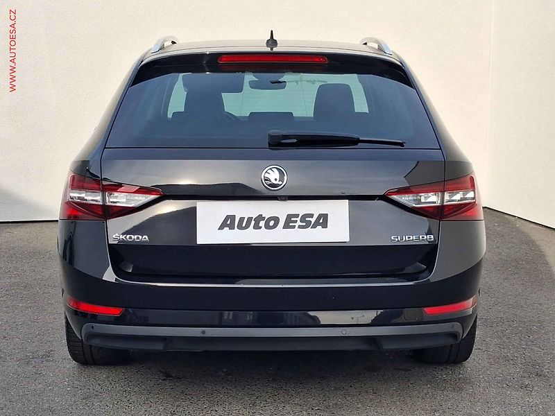 Škoda Superb (2019) 2.0 TDI, Style, DSG, navi - fotka 5 z 18