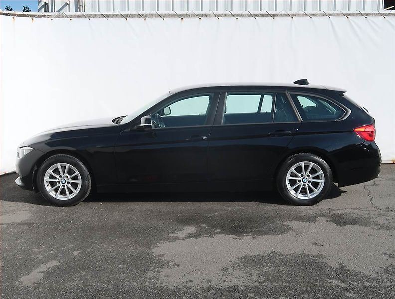 BMW Řada 3 (2017) 320 d xDrive, 4X4, Automat - fotka 3 z 20