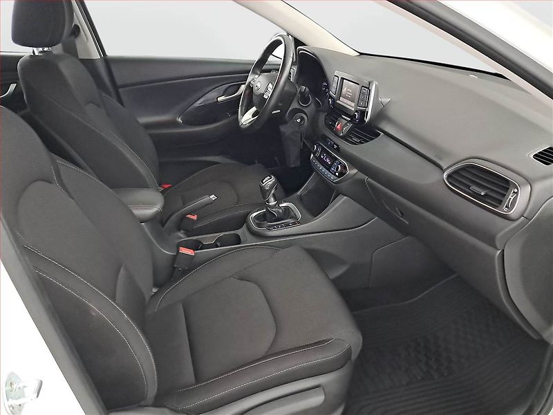 Hyundai i30 (2018) 1.4 T-GDI, Serv.kniha - fotka 9 z 19