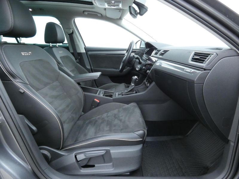 Škoda Superb (2023) Scout 2.0 TDI 147KW DSG 4x4 - fotka 21 z 30