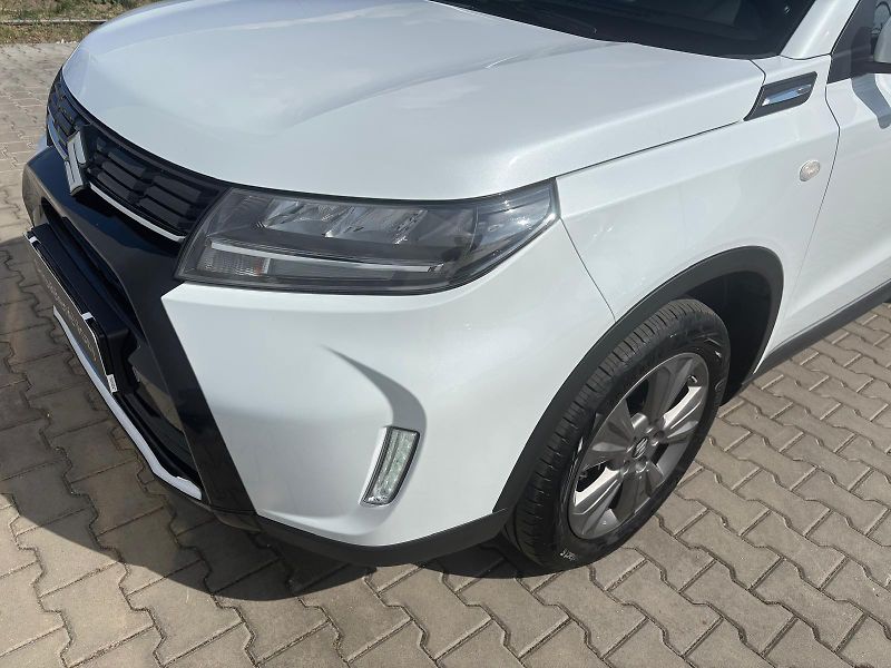 Suzuki Vitara 1,4 BoosterJet Premium Hybrid - fotka 27 z 29