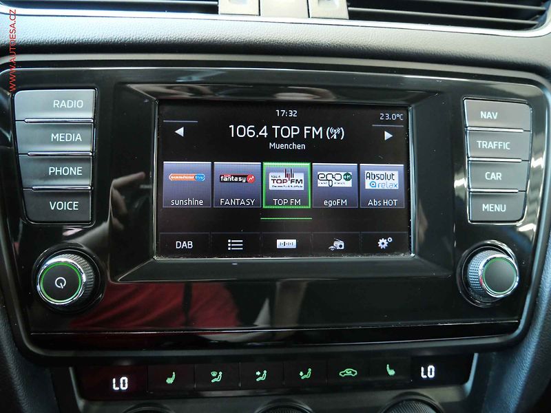 Škoda Octavia (2014) 2.0 TDi, RS, navi, park.asist - fotka 18 z 19
