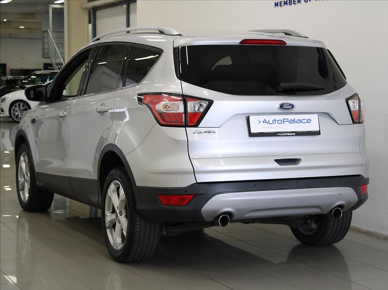 Ford Kuga 1,5 TDCi 88kW Titan.X ACC ČR - fotka 3 z 23