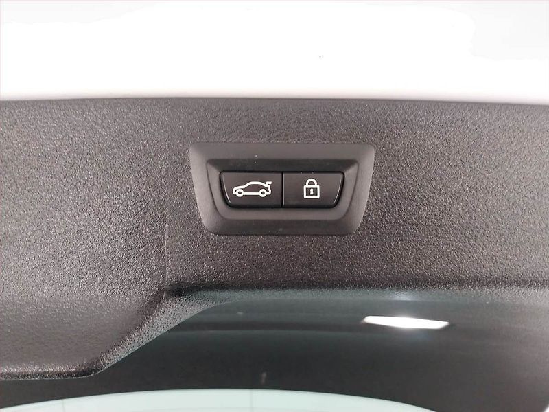 BMW X6 (2016) xDrive30d - fotka 16 z 23