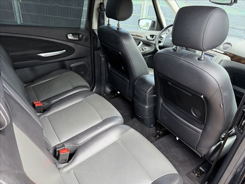 Ford Galaxy 2.0 TDCi Ghia 7míst - fotka 22 z 23
