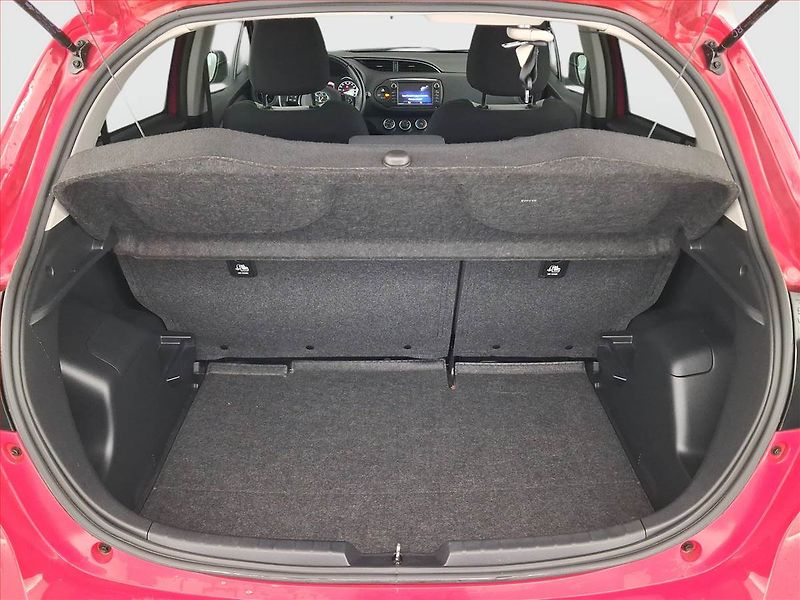 Toyota Yaris (2017) 1.5 Dual VVT-i, Automat - fotka 14 z 21