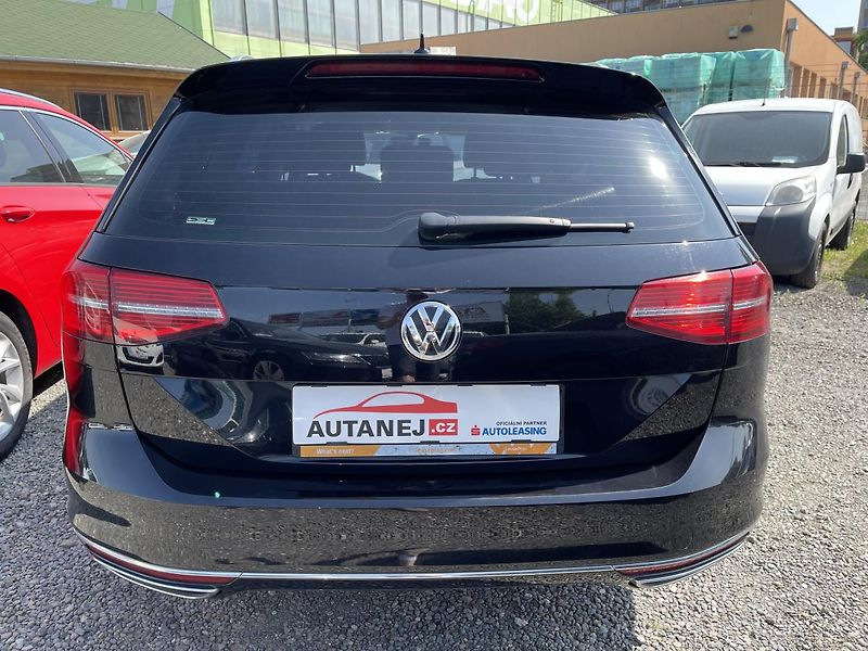 Volkswagen Passat 2.0TDi Dsg 4x4 HIGHL-NEHAV-ČR! - fotka 9 z 38