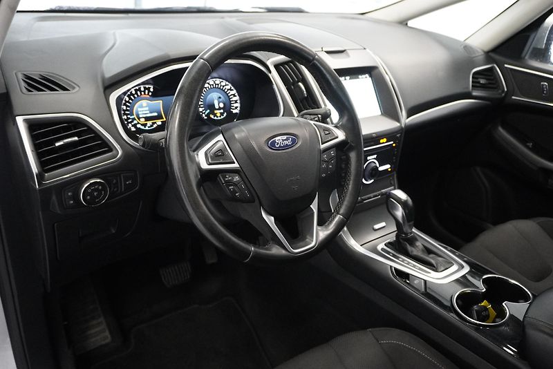Ford S-MAX 2.0 TDCi TITANIUM 4X4 7 MÍST - fotka 14 z 32