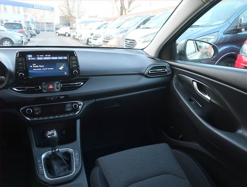 Hyundai i30 (2020) 1.5 DPI, Serv.kniha, Navi - fotka 8 z 16