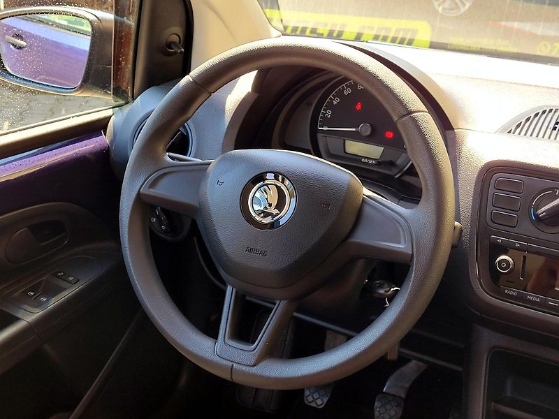 Škoda Citigo MPi 1.maj,SERV.KNIHA,jen 44tkm - fotka 25 z 35