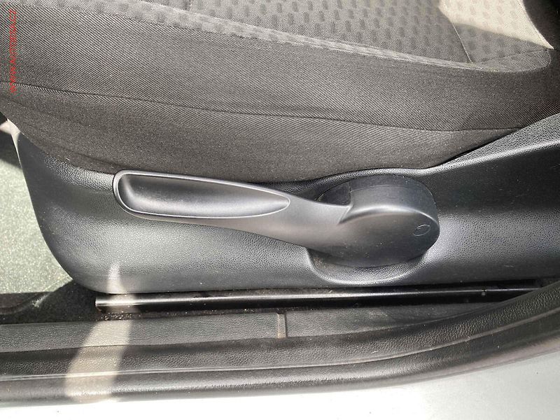 Škoda Roomster (2011) 1.6 TDi, ČR, Style, park. - fotka 14 z 14