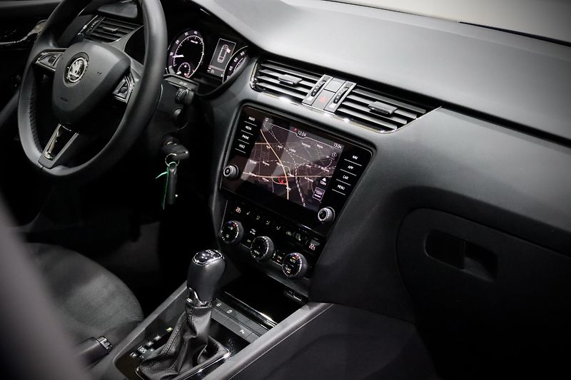 Škoda Octavia 3 FL Combi 1.4 TSI 110 kW DSG - fotka 12 z 29