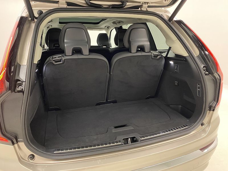 Volvo XC90 (2026) T8 AWD Plug-in BRIGHT ULTRA - fotka 26 z 76