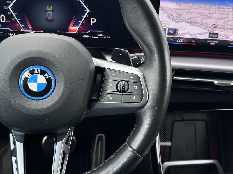 BMW X1 xDrive30e M-Sport - fotka 12 z 28