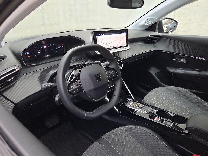 Peugeot 208 (2025) ALLURE Hybrid 100 e-DCS6* - fotka 11 z 16