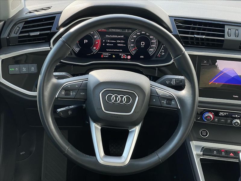 Audi Q3 1,5 TFSI AT7 S line Gravity - fotka 8 z 23