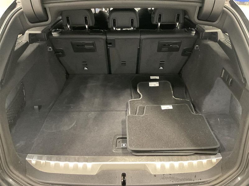 BMW Řada 3 330e M-Sport ACC Kam - fotka 16 z 19