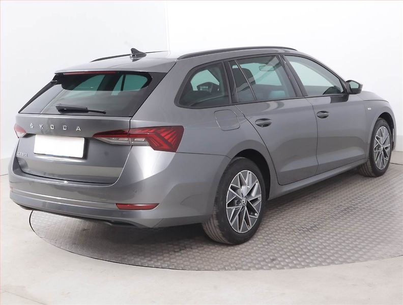 Škoda Octavia (2023) Ambition 2.0 TDI, Automat - fotka 5 z 16