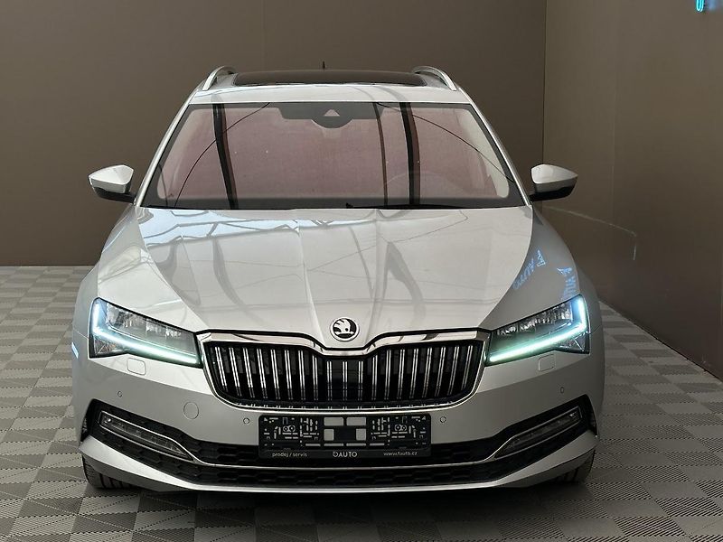 Škoda Superb (2022) 2.0 TDi Style DSG 110 kW - fotka 3 z 35