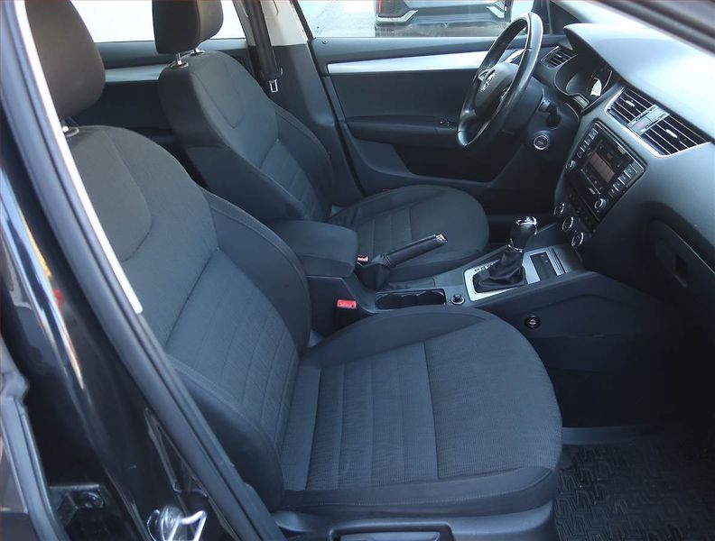 Škoda Octavia (2014) Ambition 2.0 TDI, Automat - fotka 9 z 18