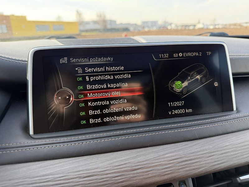 BMW X5 40D LED PANORAMA ROZVODY - fotka 21 z 39