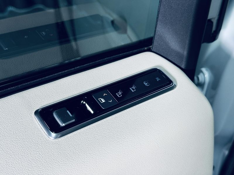Land Rover Range Rover (2019) 4.4*V8*SD*VOGUE*TOP*CZ - fotka 36 z 45