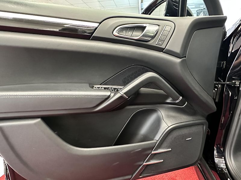 Porsche Cayenne (2016) V8 Diesel*Bose*Pano*TOP*DPH - fotka 10 z 17
