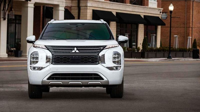 Mitsubihshi Outlander nové generace vstupuje na český trh.