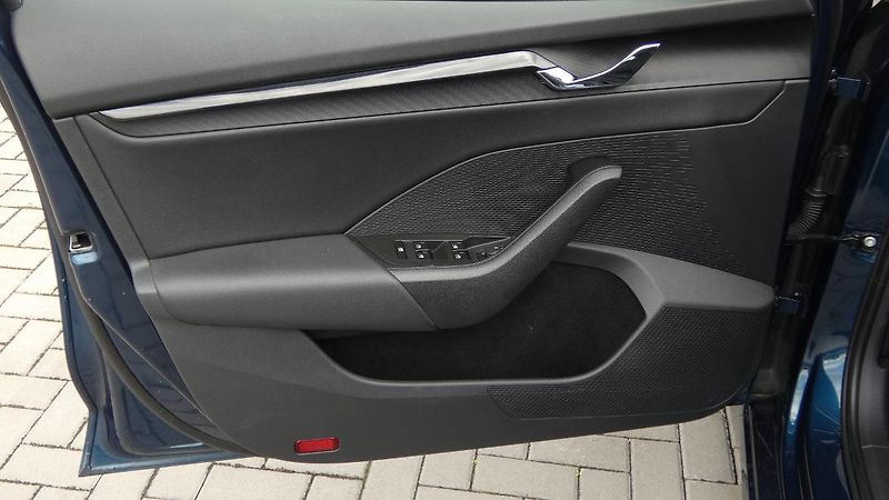 Škoda Octavia 1.5 TGI G-TEC 96kW DSG Ambitio - fotka 8 z 23