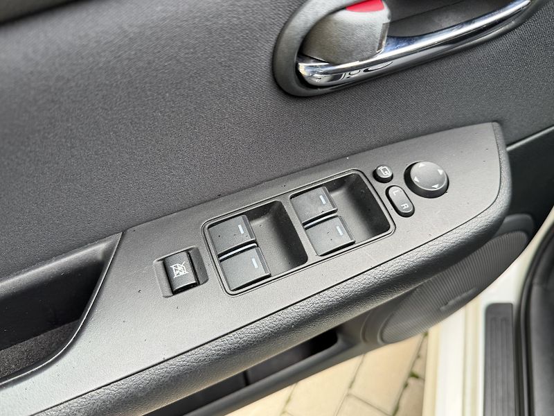 Mazda 6 2.0 114 kW TE Plus AUTOMAT - fotka 19 z 24