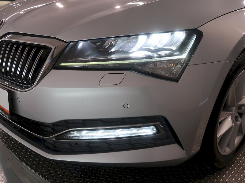 Škoda Superb (2021) STYLE  1.5TSI 110KW DSG - fotka 10 z 39