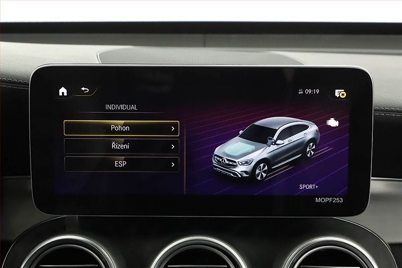 Mercedes-Benz GLC (2020) 300 d - fotka 15 z 21