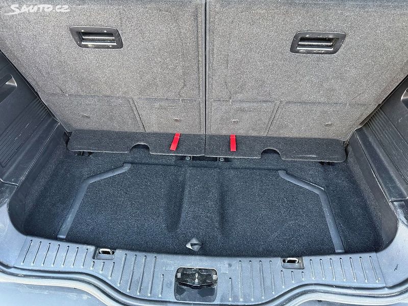 Ford S-MAX 2,2 TDCI 147kW 7míst - fotka 36 z 38