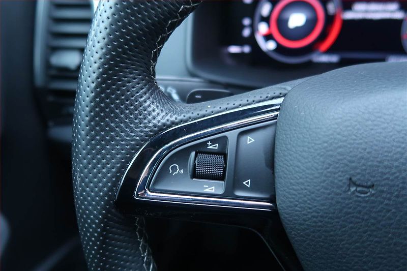 Škoda Karoq (2019) 2.0 TSI - fotka 20 z 29
