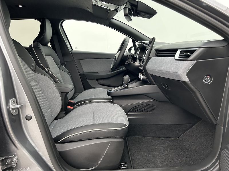 Renault Clio 1.0 TCe Techno - fotka 16 z 31