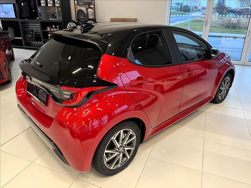Toyota Yaris 1,5   Executive HEV 130 CVT - fotka 7 z 9