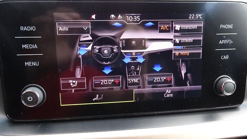 Škoda Scala 1.5TSi taž.zař. Style+sada kol - fotka 23 z 33