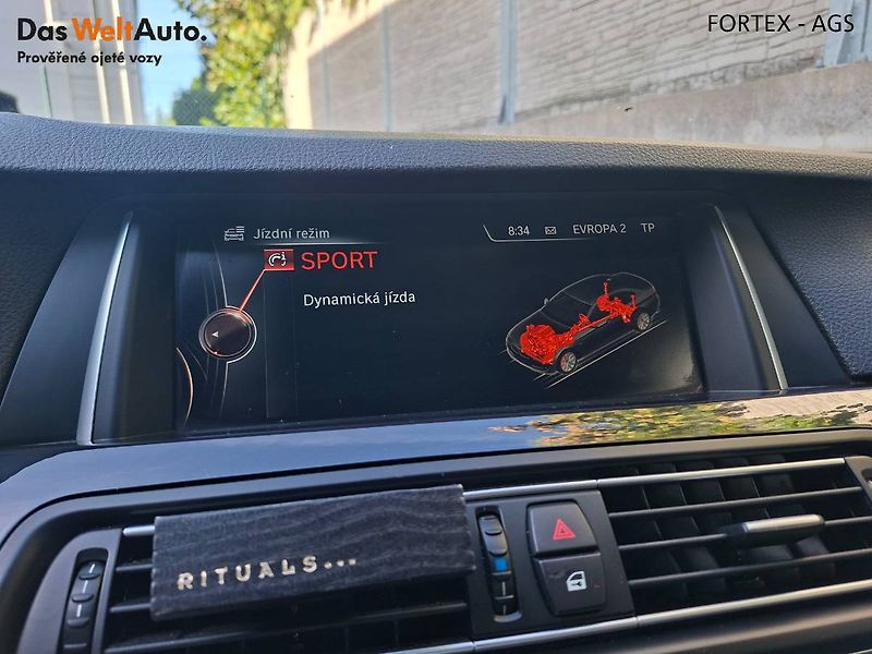 BMW Řada 5 (2015) 535D XDRIVE,230kW - fotka 29 z 33