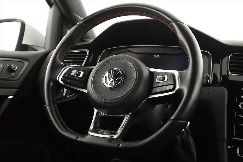 Volkswagen Golf (2019) 2.0 GTI Performance - fotka 8 z 16