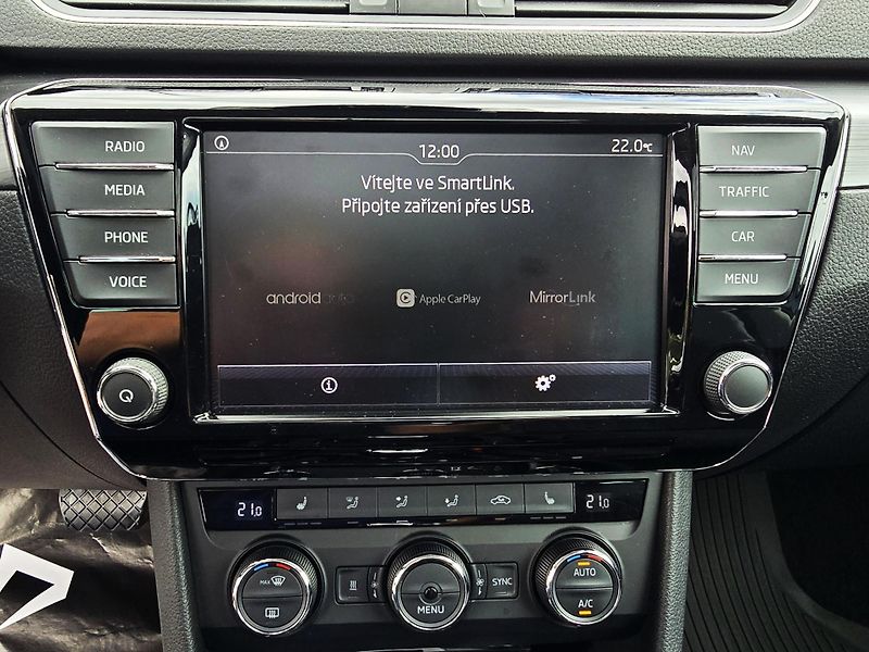 Škoda Superb 140KW DSG WEBASTO PANORAMA  - fotka 29 z 35
